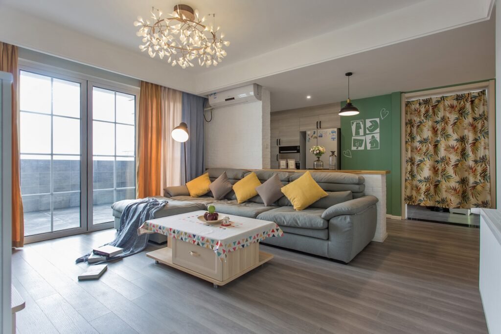 suelo porcelánico imitación madera